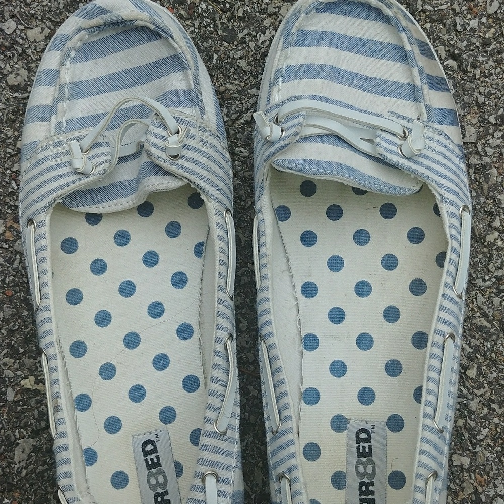 Unrated size 9 shoes